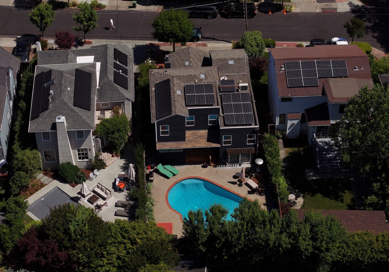 California's successful virtual power plant program faces big budget cuts